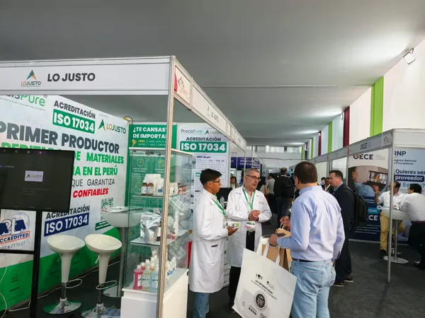 LO JUSTO S.A.C en EXPOEMPRESARIAL: Innovación y Acreditación en Materiales de Referencia Certificados (MRC)